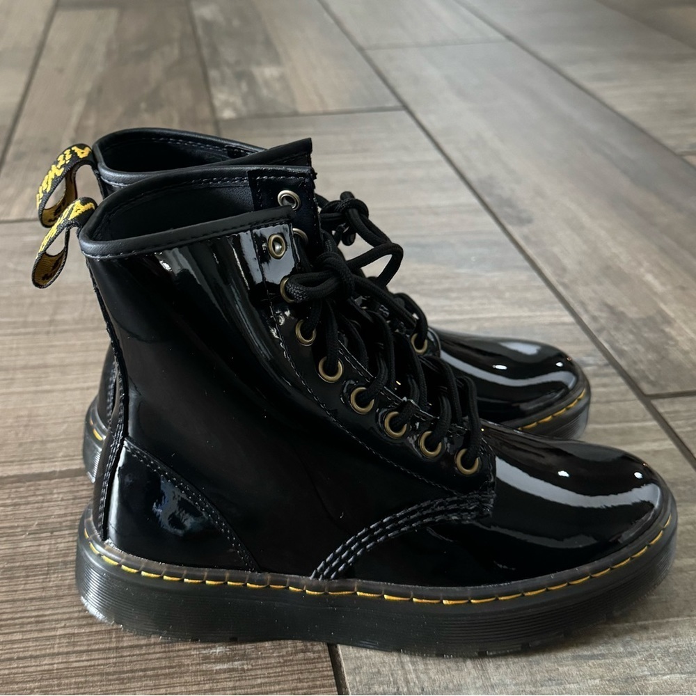 DR.MARTENS WOMENS ZAVALA COMBAT BOOT size 6 - Picture 3 of 10